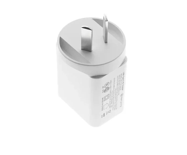 20W Dual-Port USB-C and USB-A Wall Charger Adapter (White) - Image 3