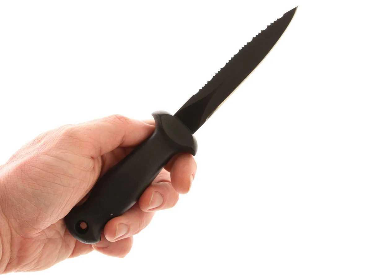 4.5" Dive Knife with Sheath IMMERSED - Image 4