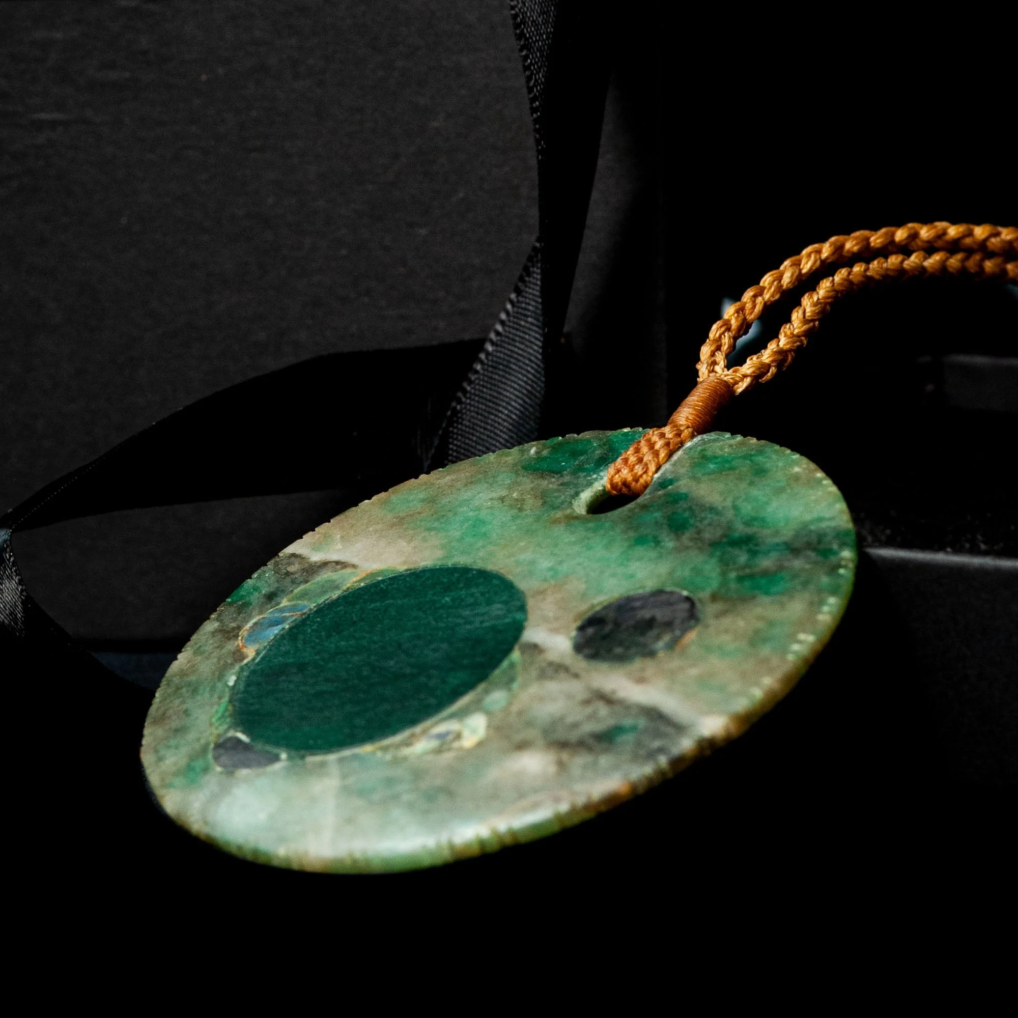 Aotea Disc form pendant - Image 2