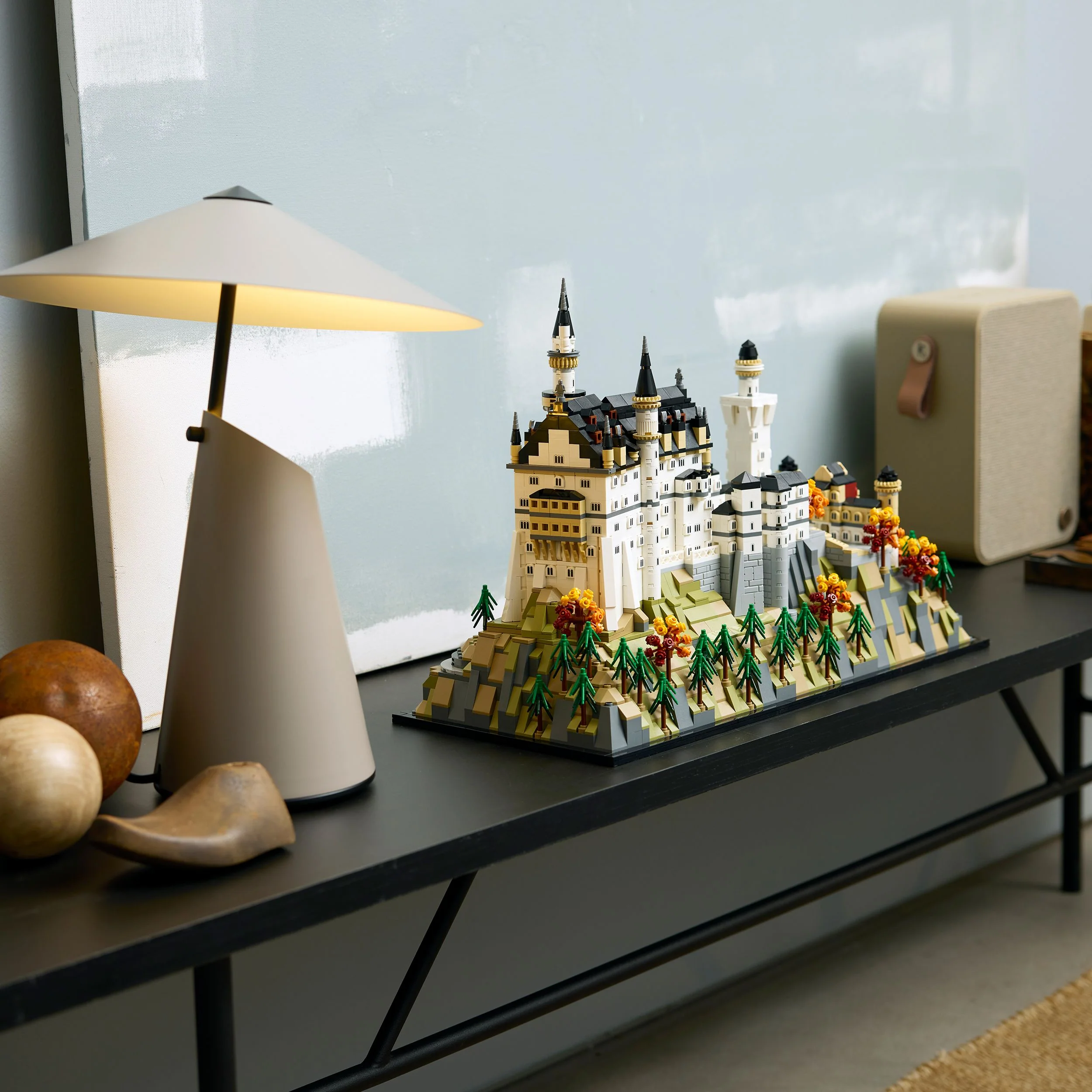 LEGO Architecture: Neuschwanstein Castle (21063) - Image 8