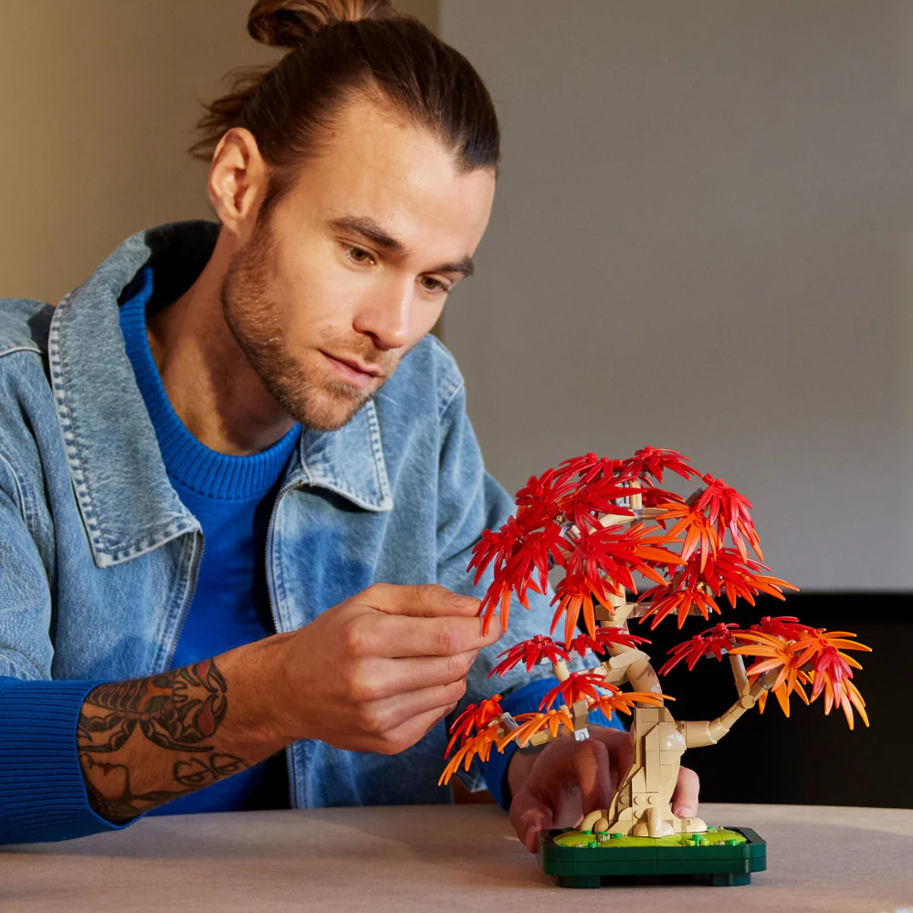 LEGO Botanicals: Japanese Red Maple Bonsai Tree (10348) - Image 5