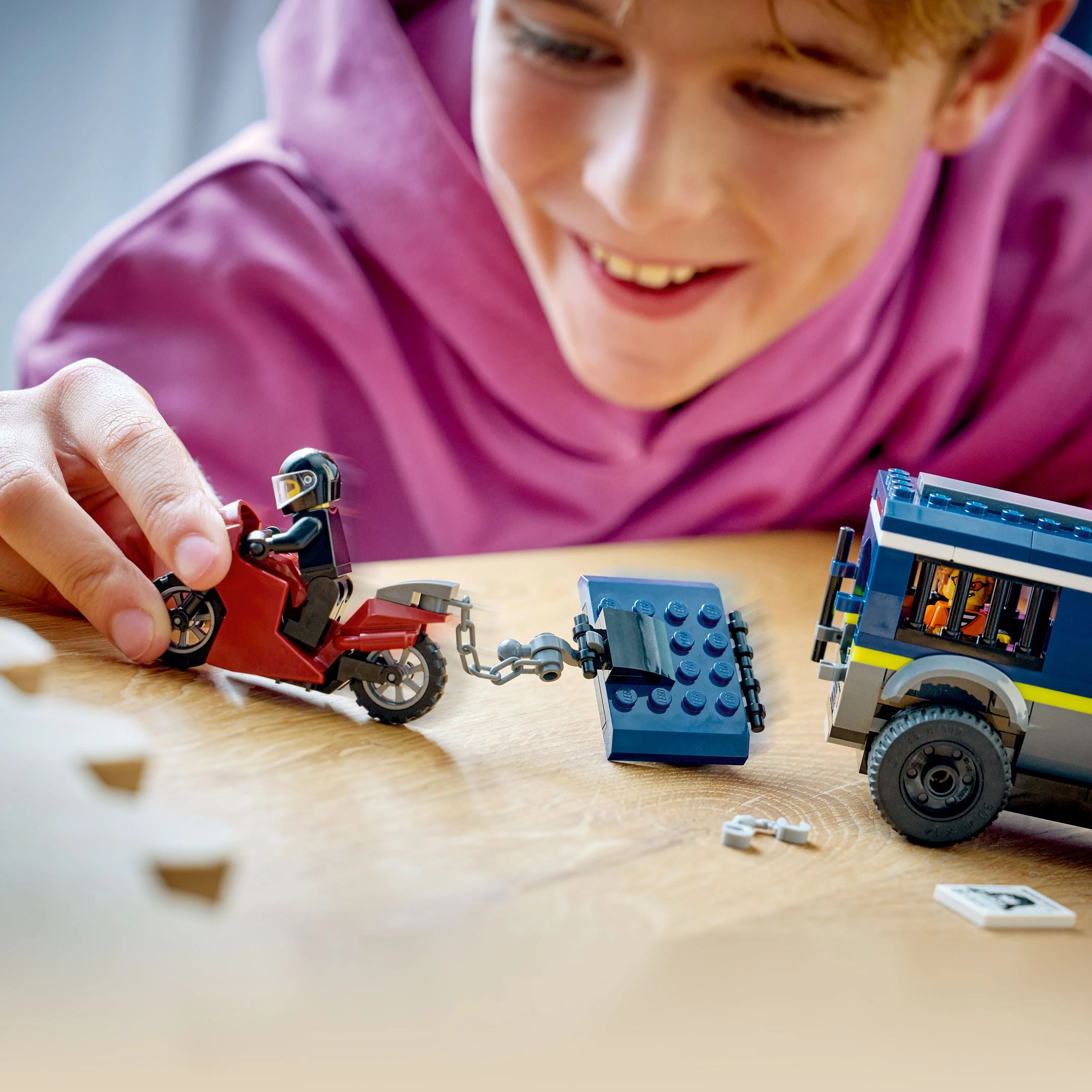 LEGO City: Police Prisoner Transport Van (60479) - Image 5