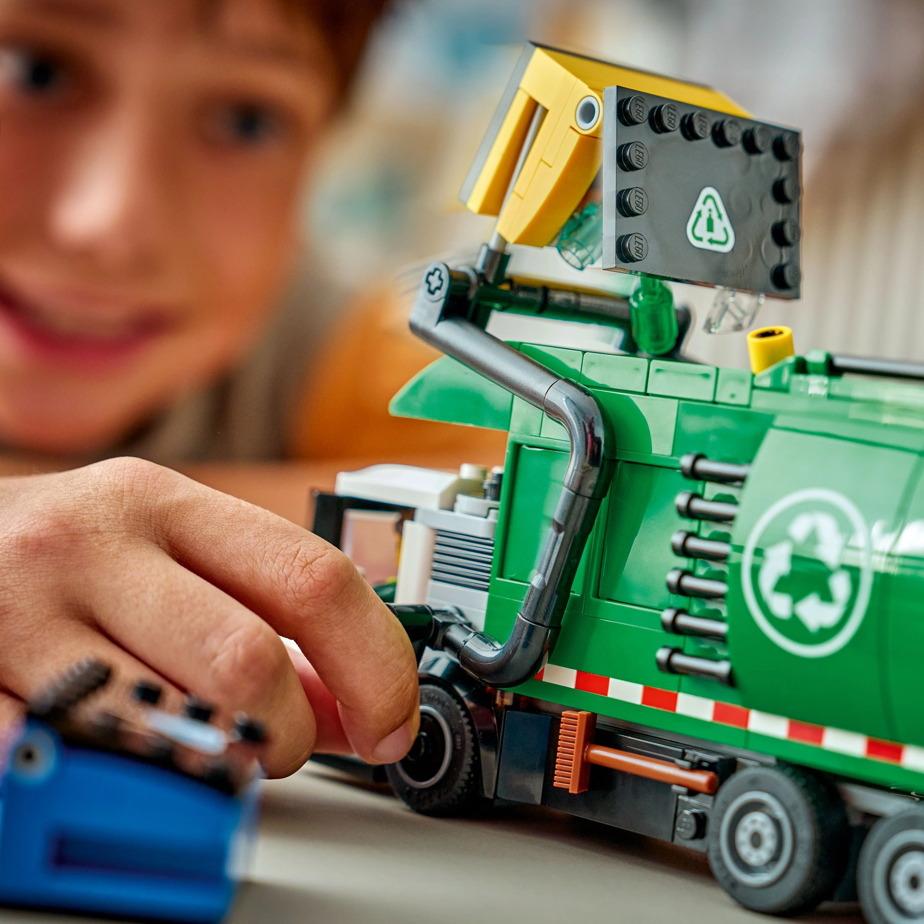 LEGO City: Recycling Truck (60495) - Image 5