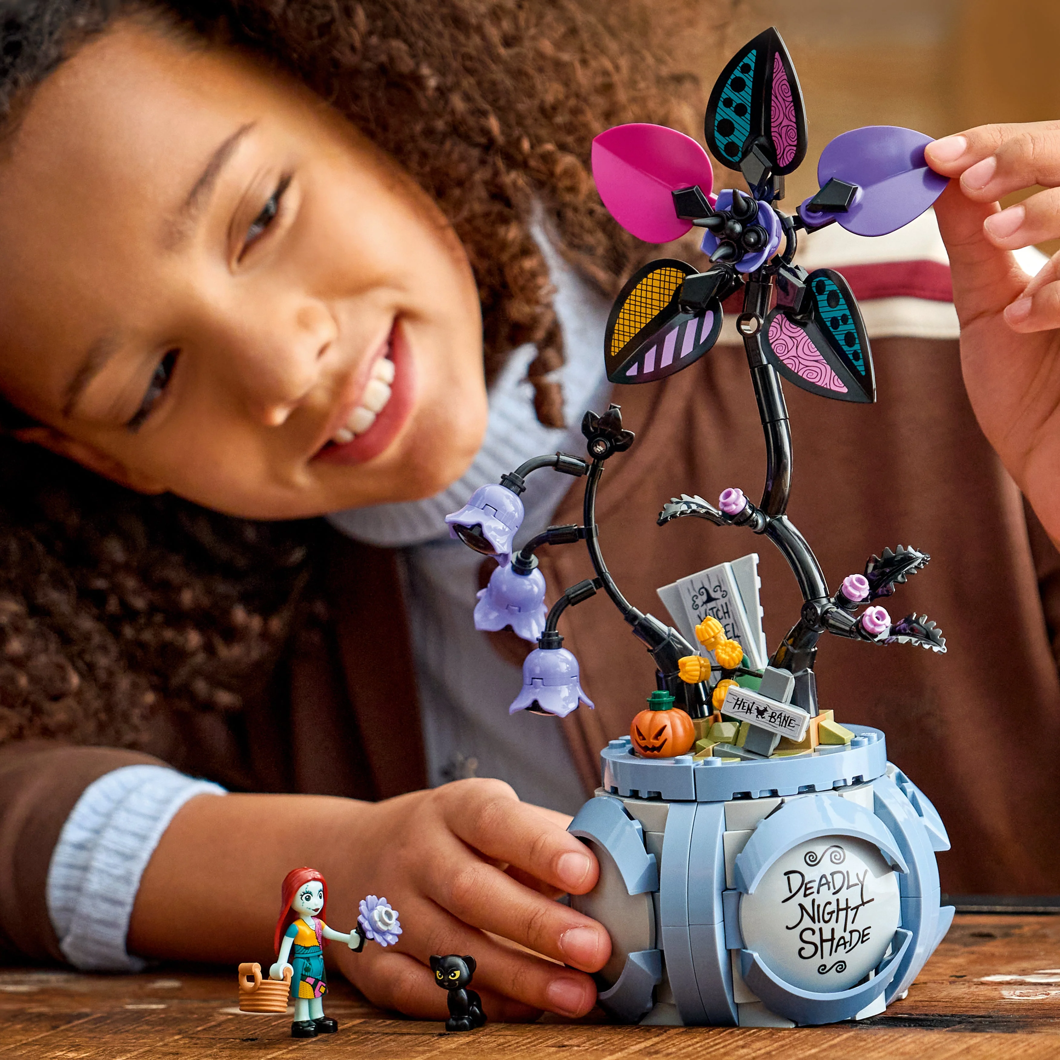 LEGO Disney: Sallys Flowerpot (43288) - Image 5
