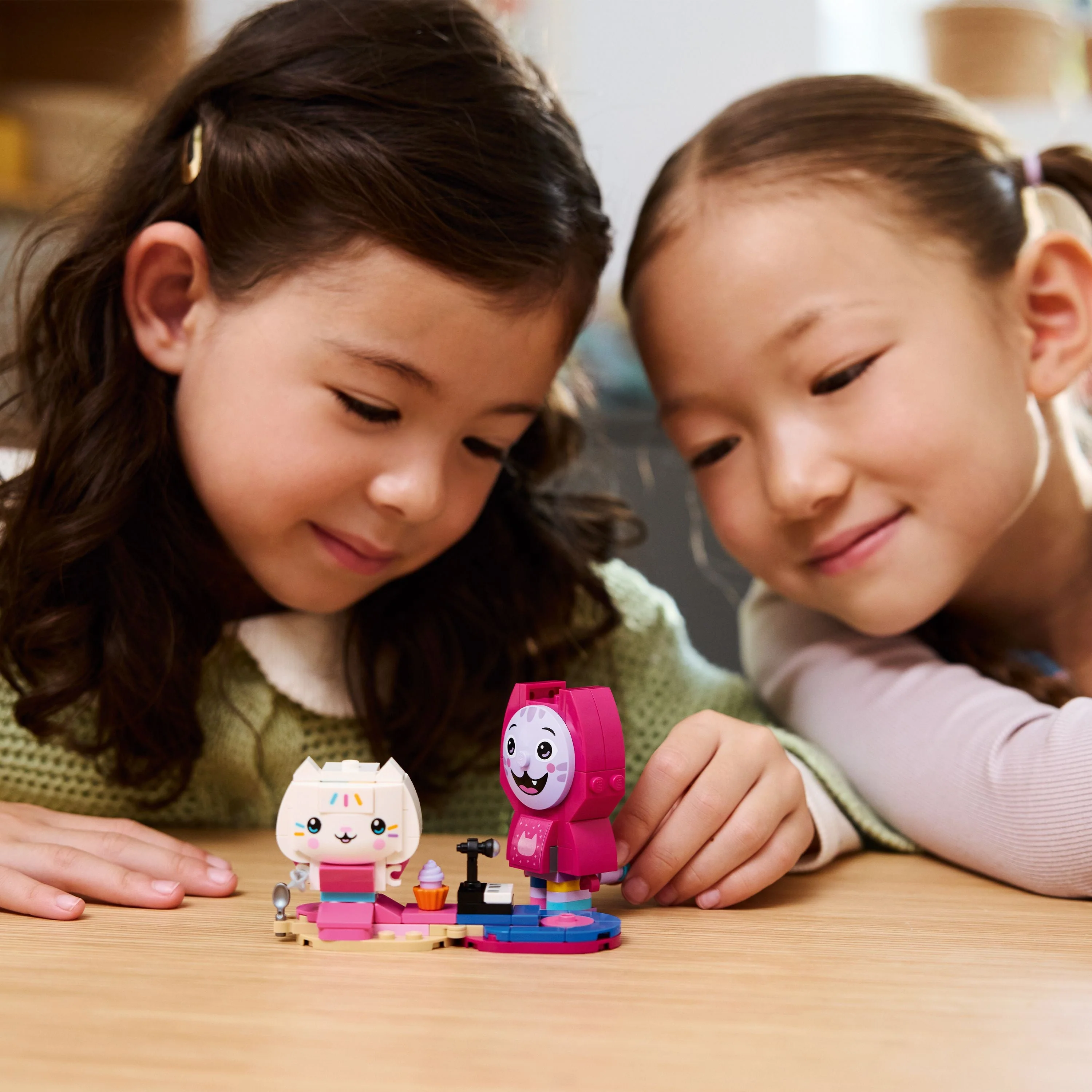 LEGO Gabbys Dollhouse: Gabbys Brick-Built Cat Friends (11215) - Image 6