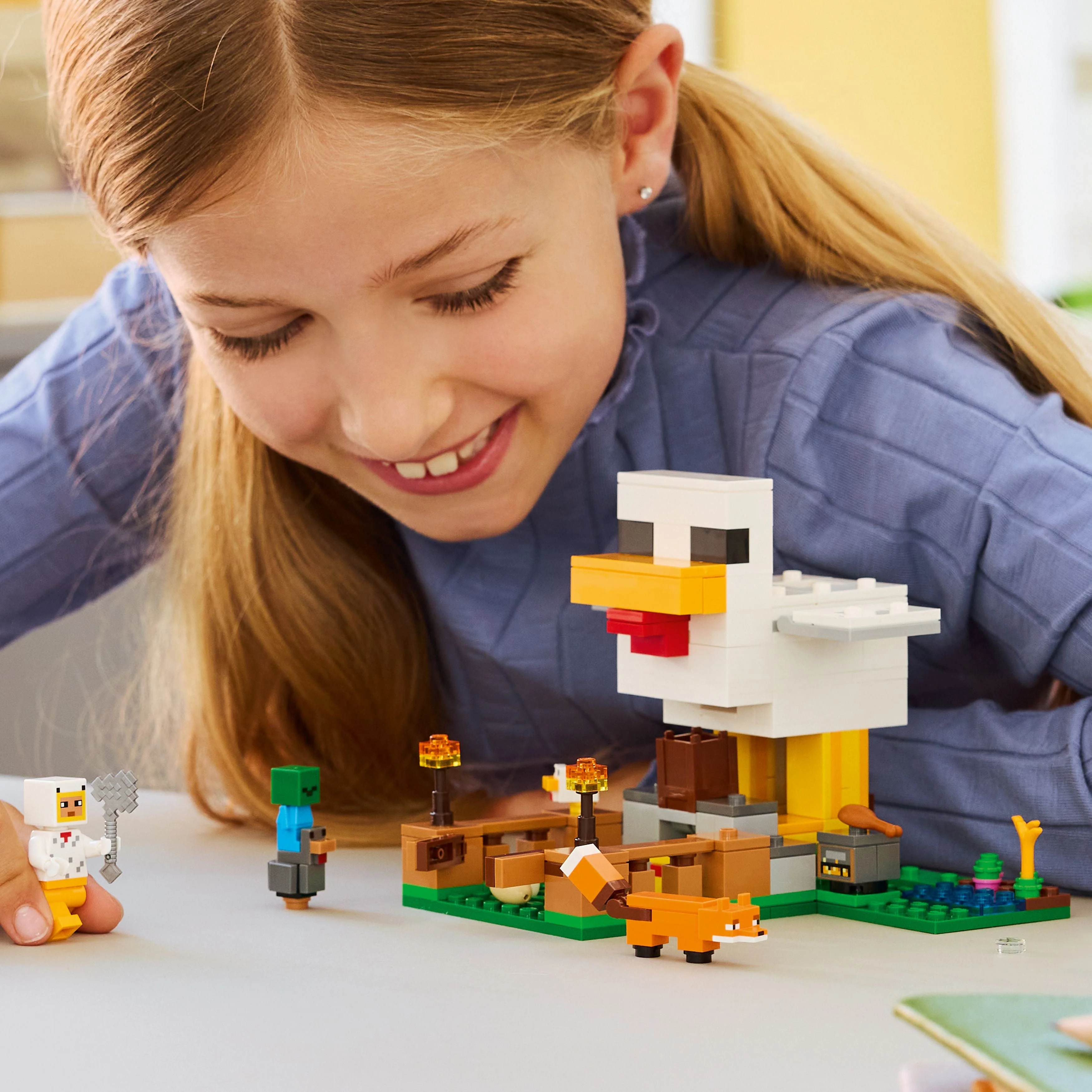LEGO Minecraft: Chicken Farm (21585) - Image 5