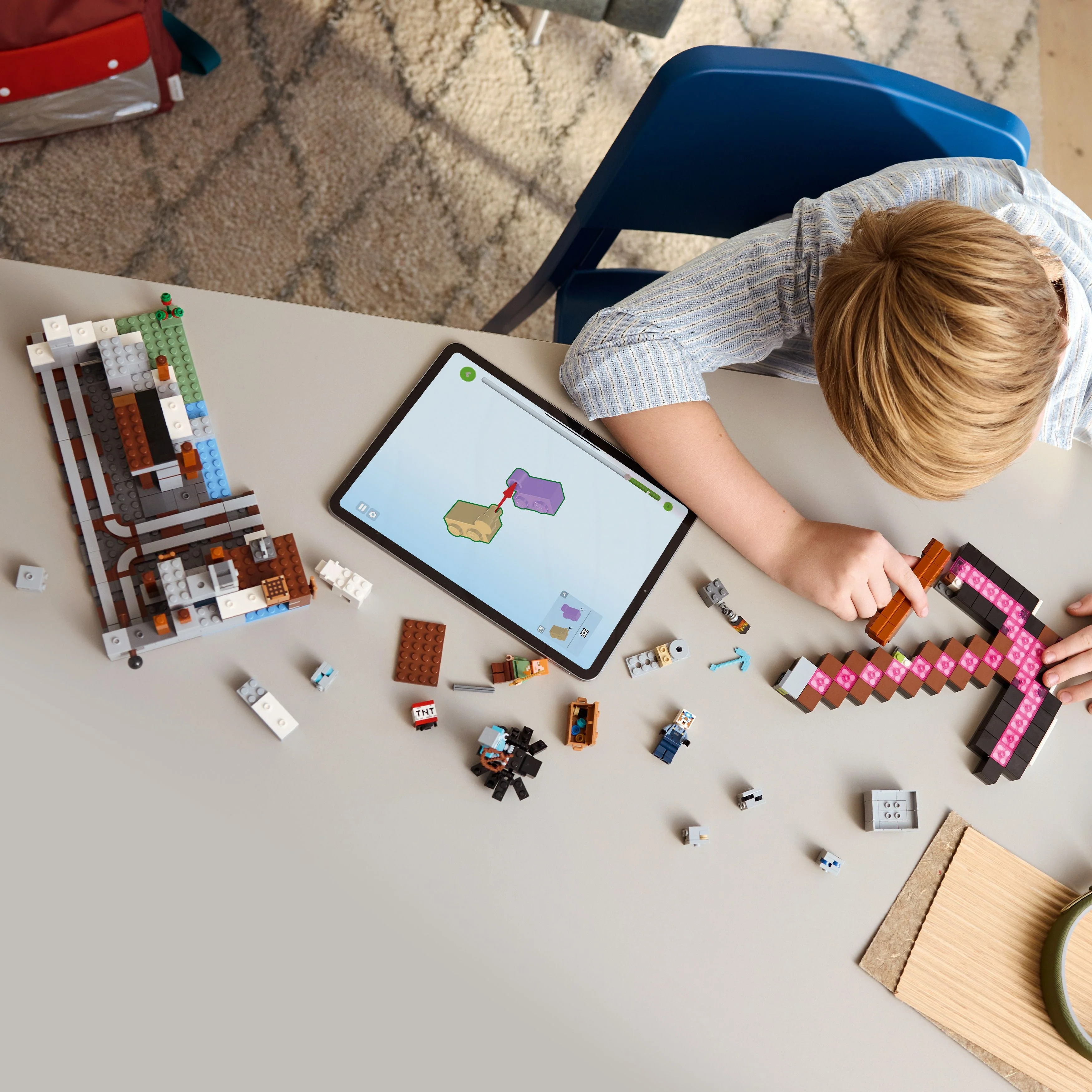 LEGO Minecraft: The Pickaxe Mine (21277) - Image 3