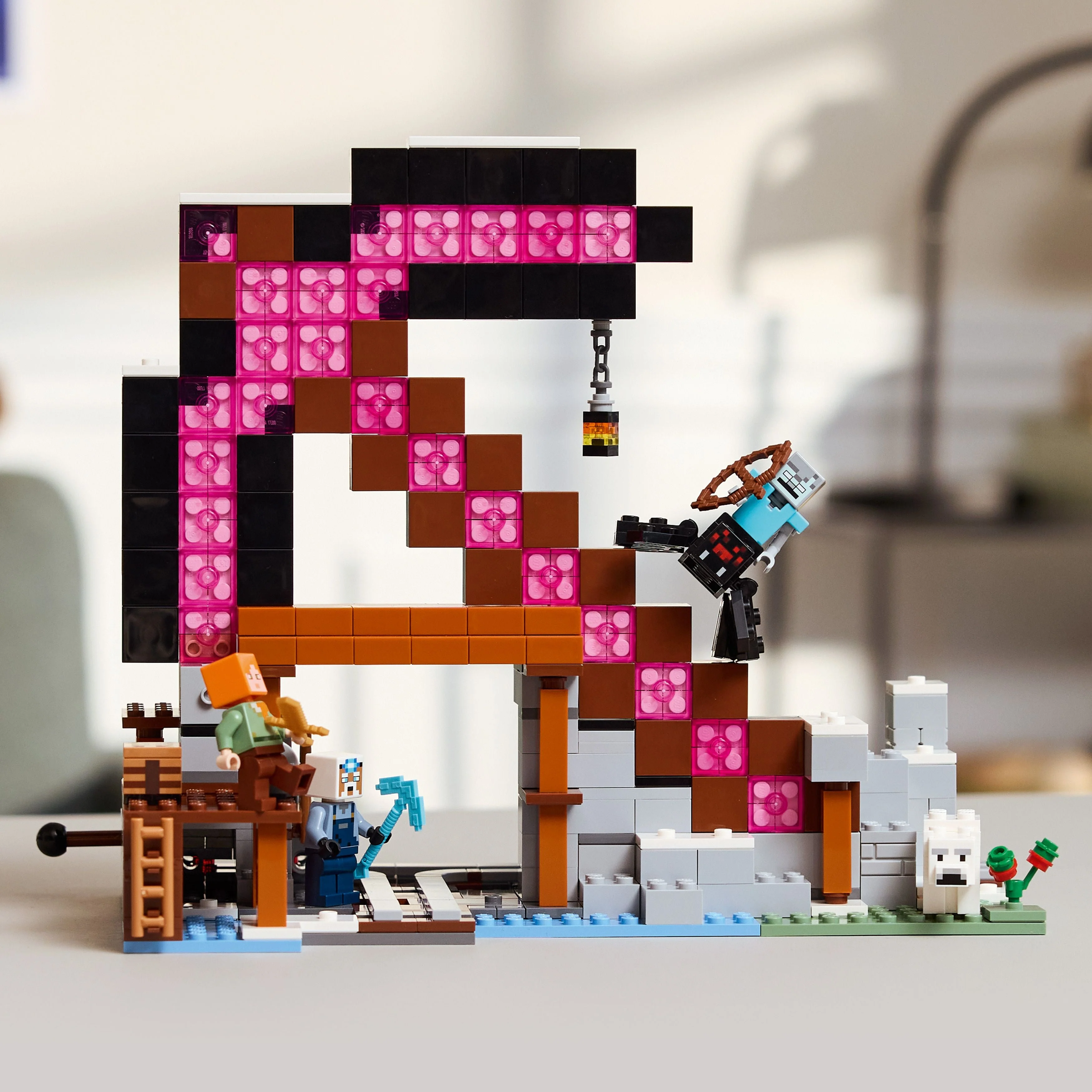 LEGO Minecraft: The Pickaxe Mine (21277) - Image 5