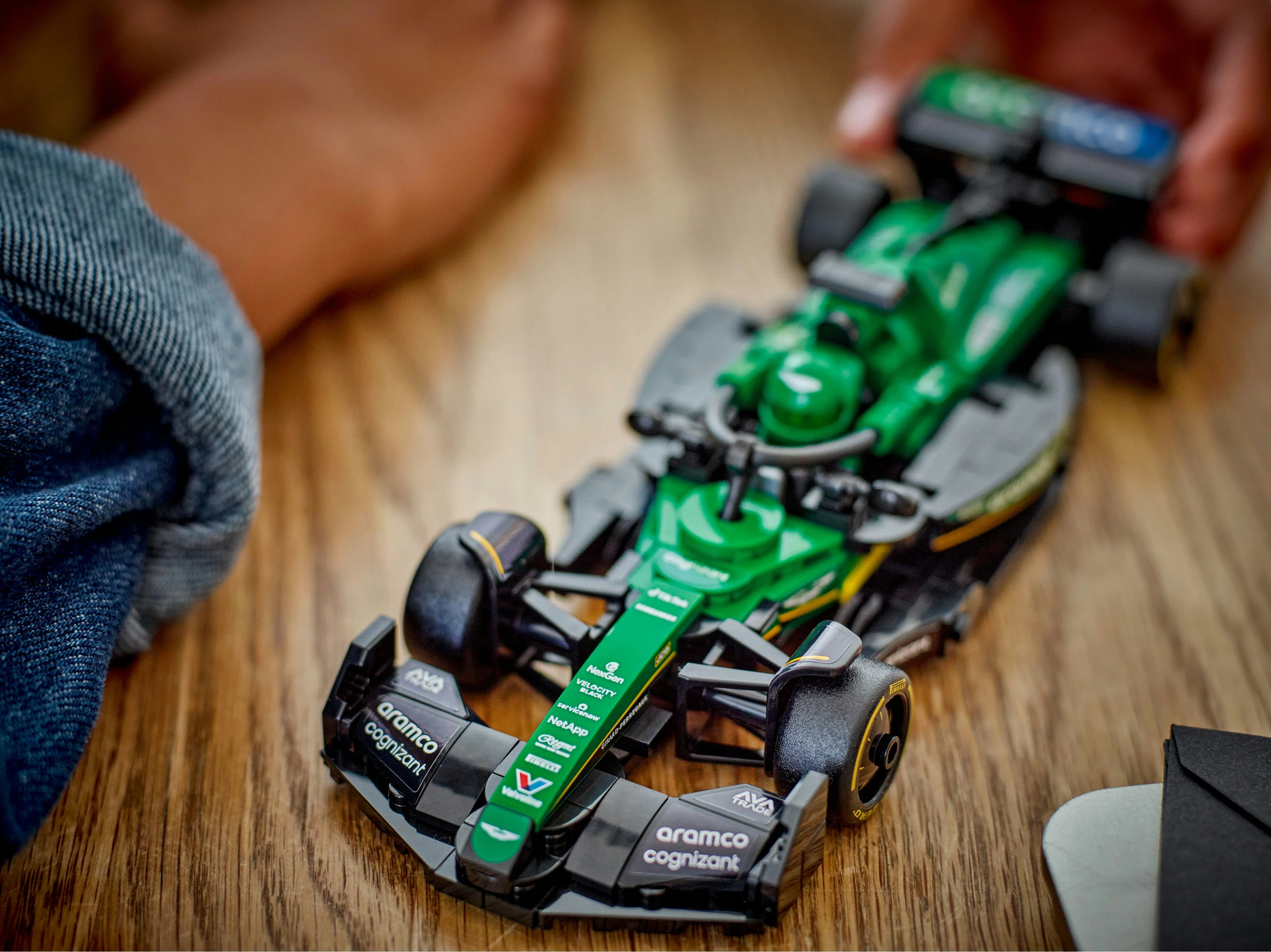 LEGO Speed Champions: Aston Martin Aramco F1 AMR24 Race Car (77245) - Image 11