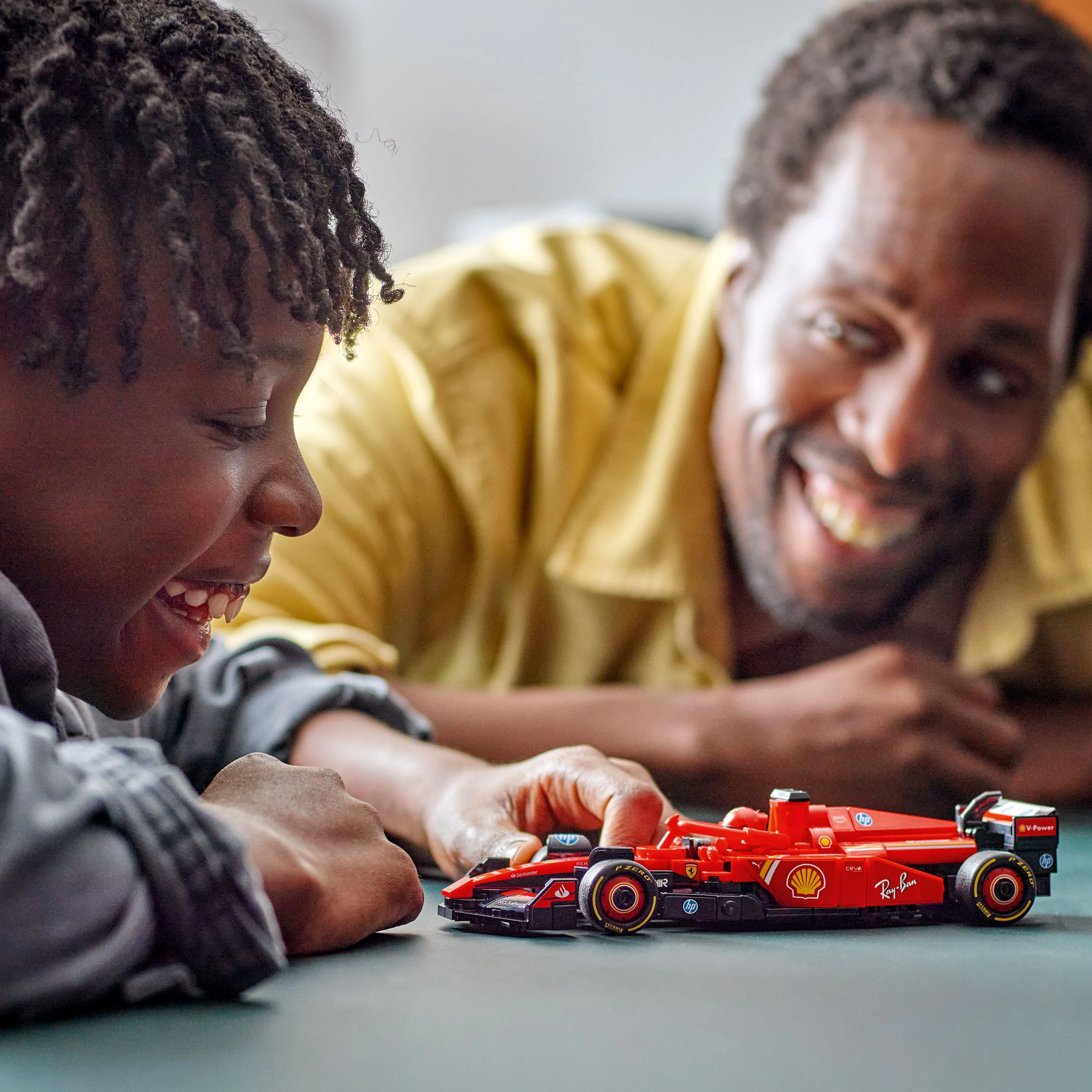 LEGO Speed Champions: Ferrari SF-24 F1 Race Car (77242) - Image 6