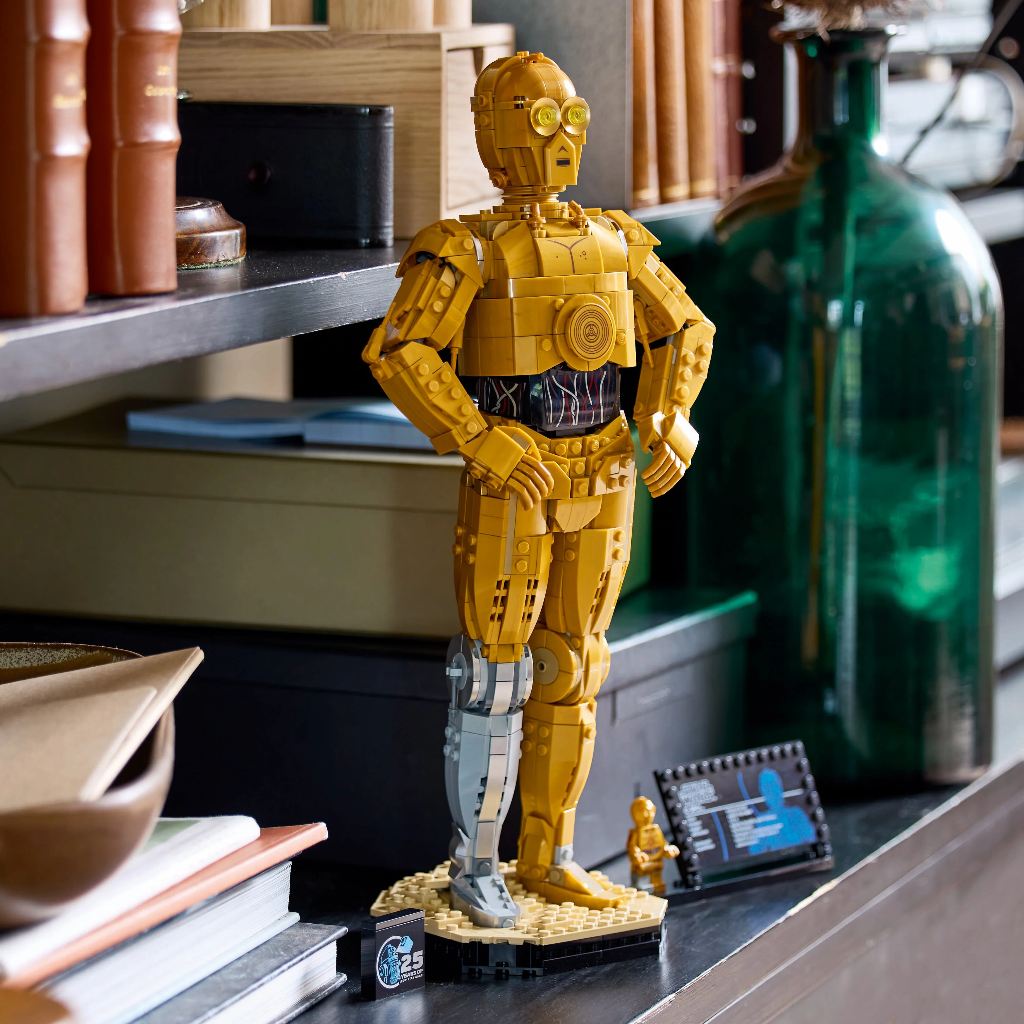 LEGO Star Wars: C-3PO (75398) - Image 6