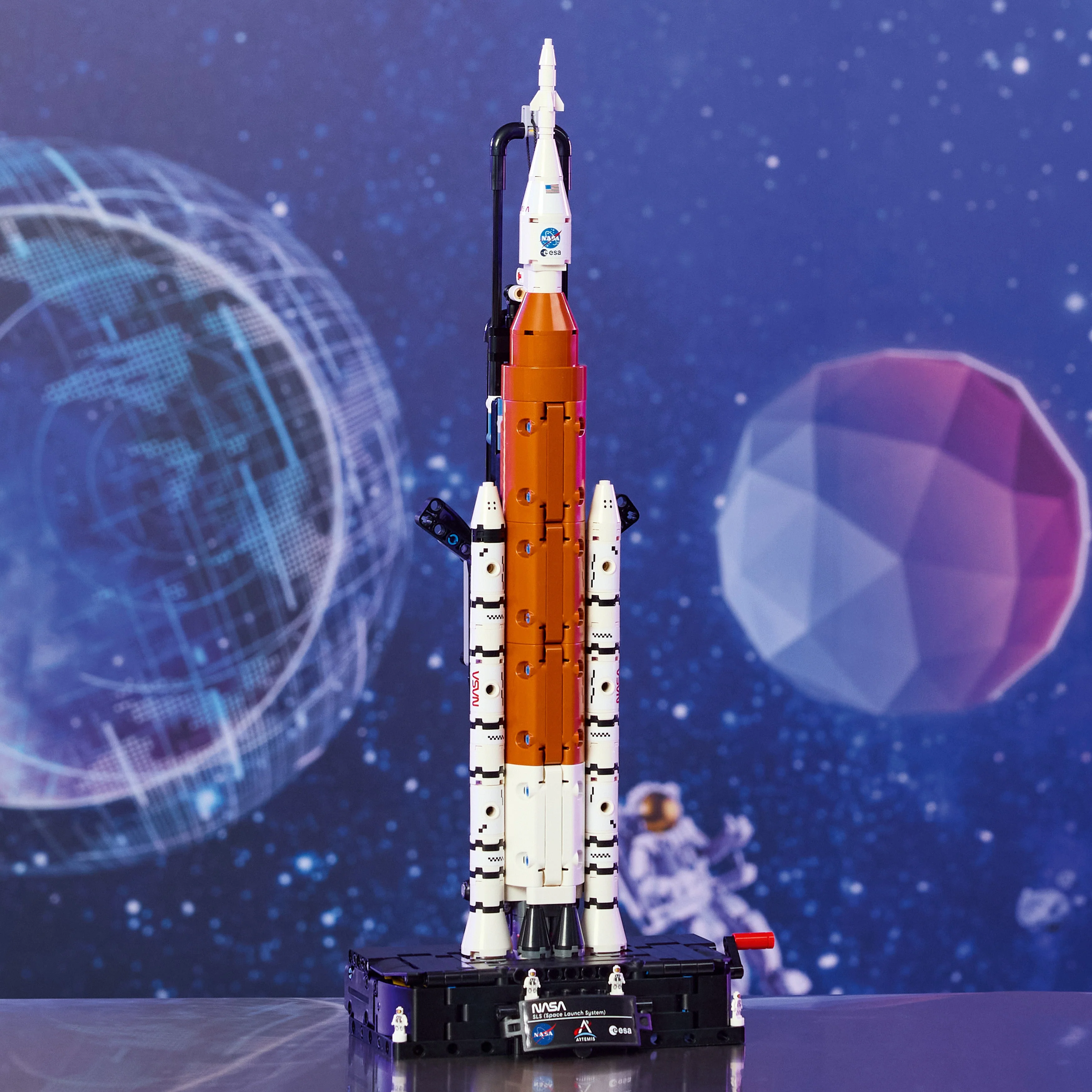 LEGO Technic: NASA Artemis Space Launch System Rocket (42221) - Image 8