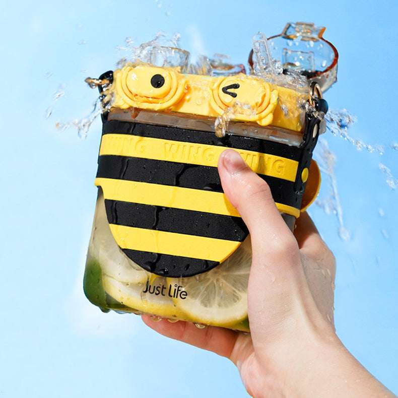 Little Bee Kids Water Bottle with Dual Straws & Flip-top Lids 570ml - Image 4
