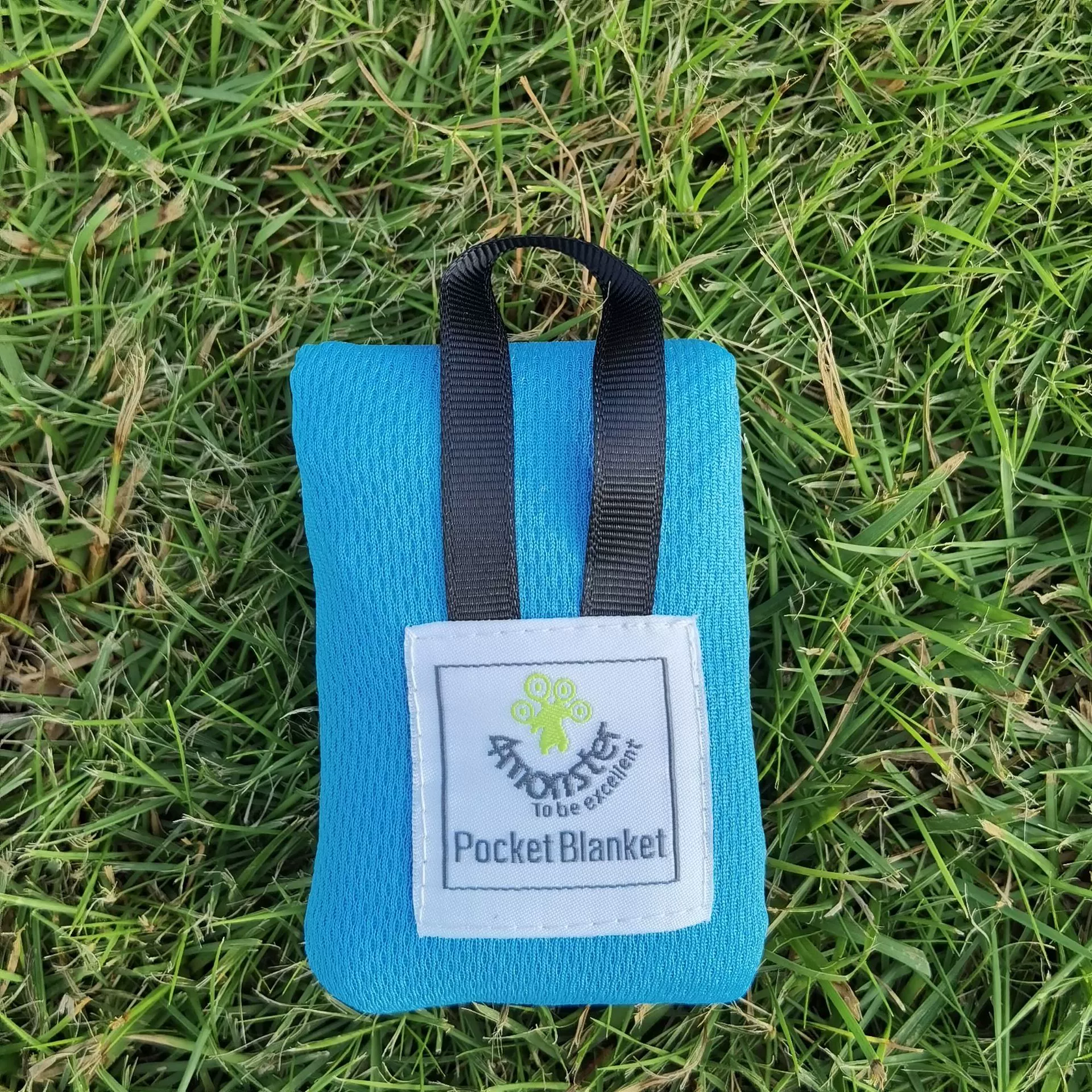 Mini Pocket Picnic Blanket – Lightweight & Waterproof - Image 2