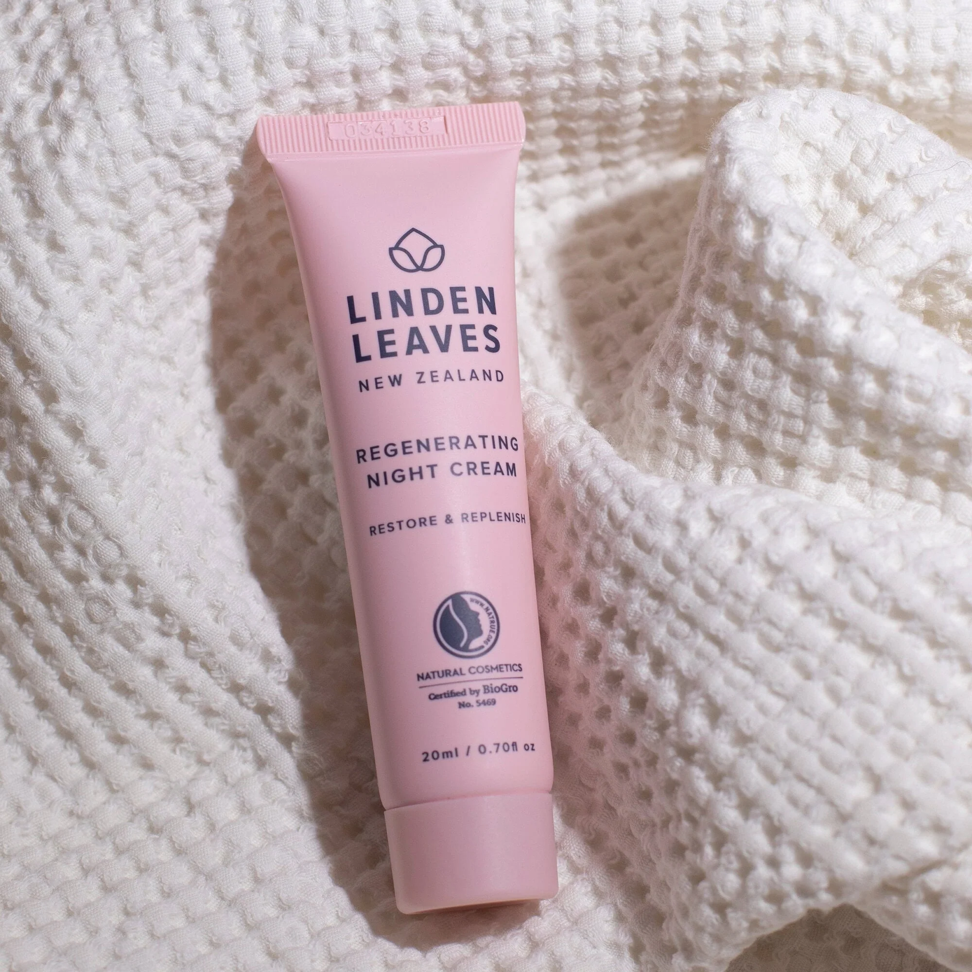 Regenerating Night Cream Travel Tube - Image 2