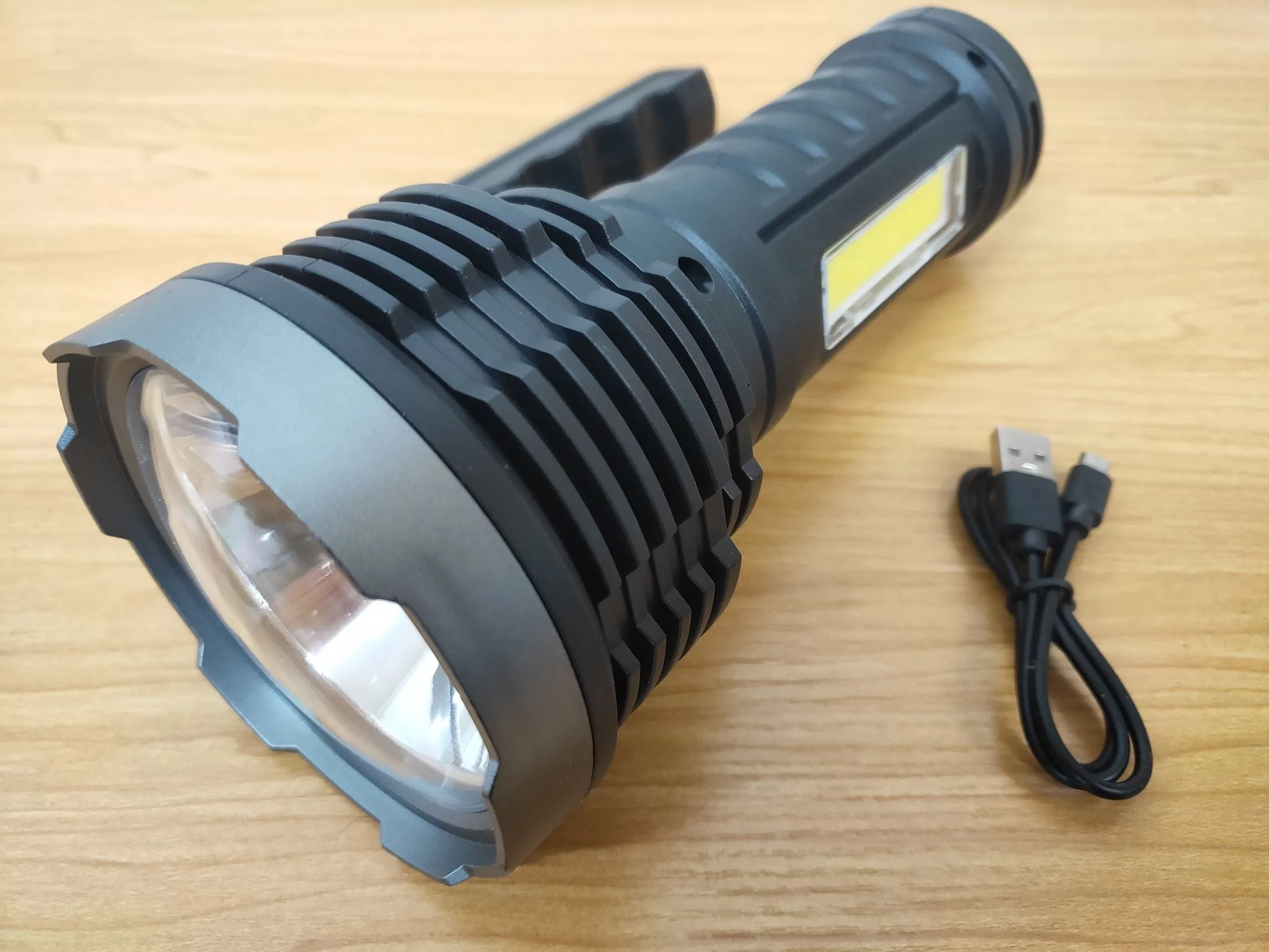 SL02 USB Rechargeable Brightness Long-rang LED Flashlight - Image 9