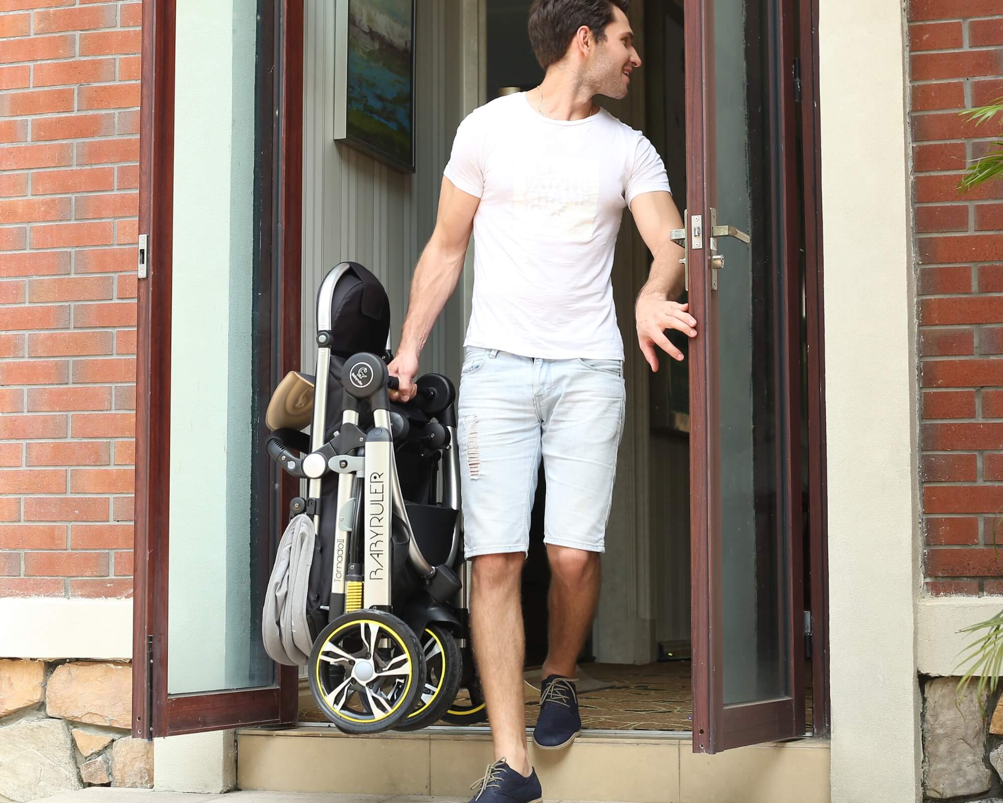 Three Wheels Baby Stroller with All Accessories -Black - Image 13