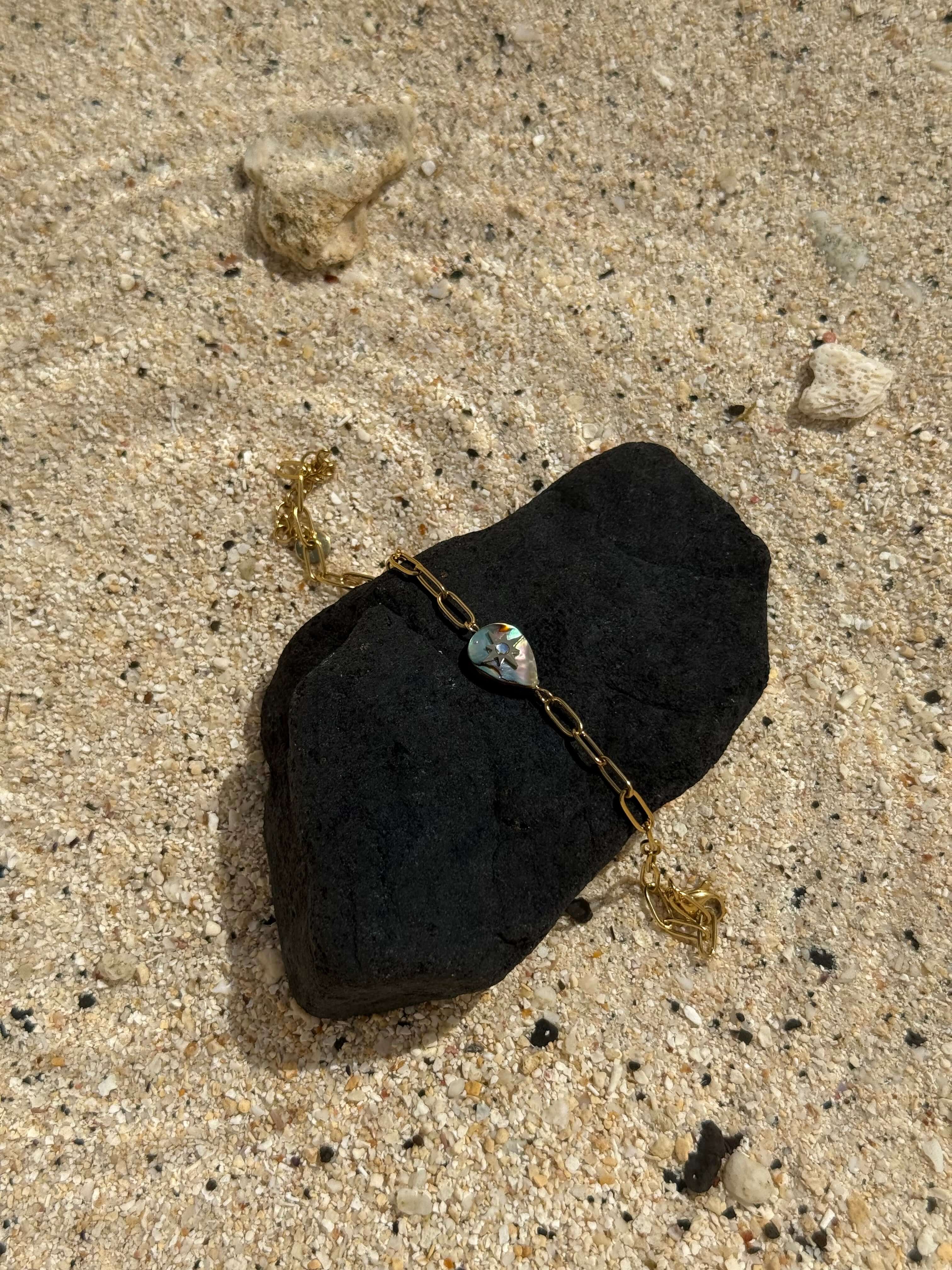 Whetū Ata Gold Bracelet - Image 2